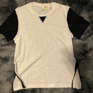 iNTERNATIONAL CONCEPTS T SHIRT